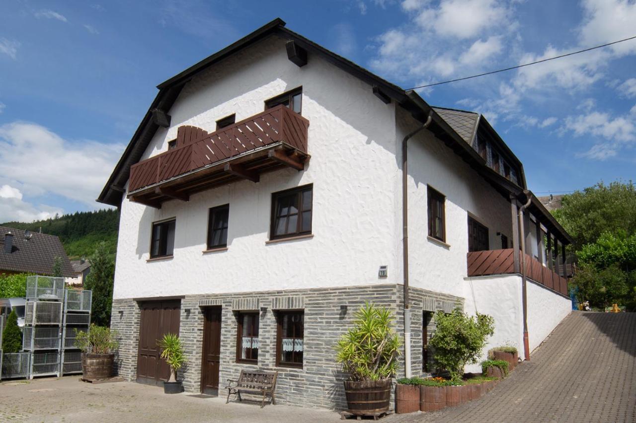 Weingut Christian Bucher Bed & Breakfast Burg  Exterior photo